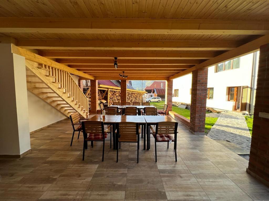 מלון Casa Bujor De Munte Dragoslavele מראה חיצוני תמונה